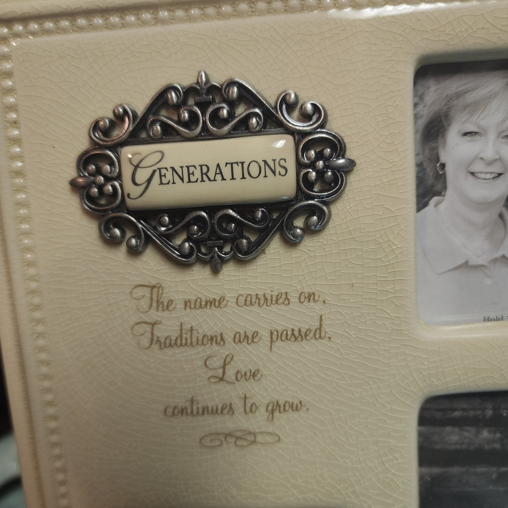 Cream Photo Frame - Picture 3 of 11